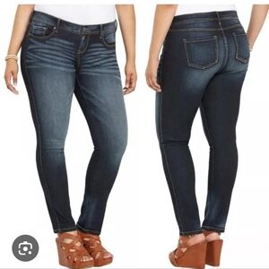 NWOT TORRID LOW RISE DARK WASHED JEANS 14R